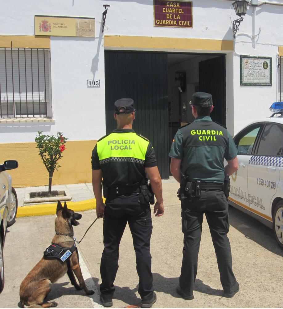 Imagen La policía judicial de La Palma y la unidad canina de la policía local detienen a dos personas por supuesto delito de tráfico de drogas