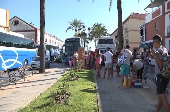 Imagen La Concejalía de Juventud puso cinco autobuses para viajar a Aquopolis