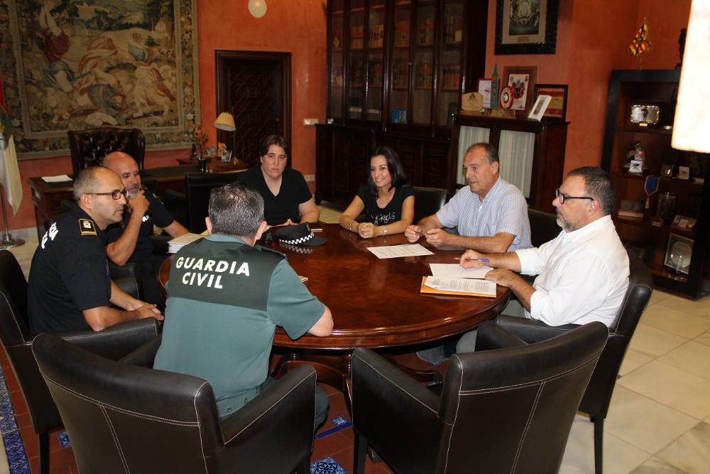 Imagen Ayuntamiento, Guardia Civil y Policía Local se reúnen para analizar los casos de violencia de género.