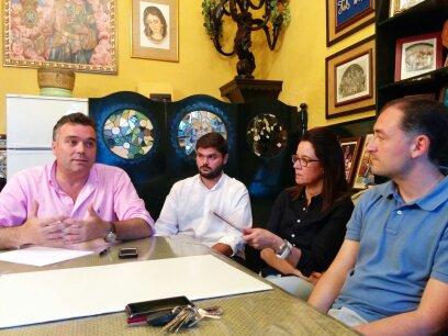 Imagen El alcalde se compromete a adecentar el acceso a la iglesia del Salvador