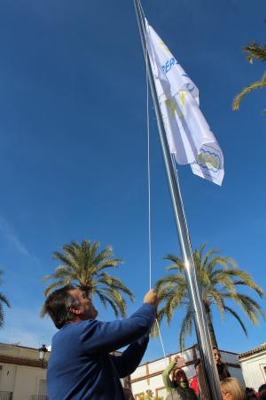 Image La Plaza de España acoge la bandera de Villa Europea del Deporte 2015 para La Palma del Condado