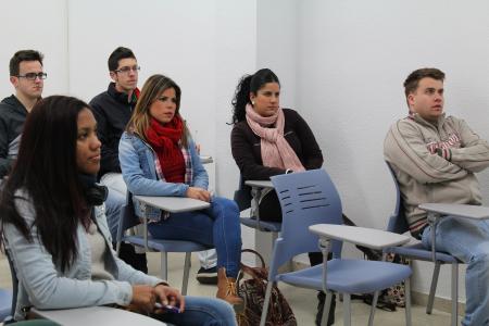 Imagen La concejala de Juventud, Patricia Calle, abre el curso sobre autoempleo para jóvenes emprendedores
