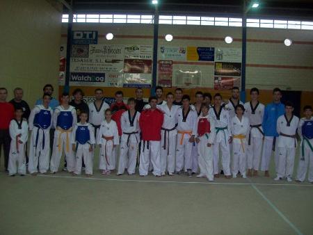 Imagen La élite del taekwondo onubense entrena en La Palma.