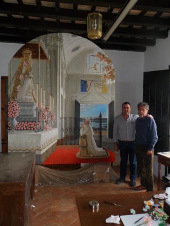 Image Juan Manuel Núñez pinta el nuevo altar del Santuario de El Rocío dedicado a San Juan Pablo II
