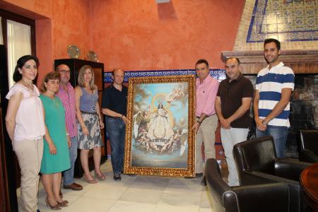 Image La Hermandad de la Virgen del Valle regala al Ayuntamiento dos cuadros de la Patrona