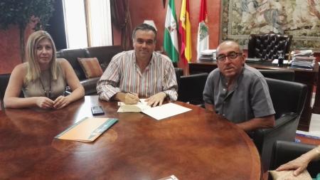 Imagen El Ayuntamiento y la hermandad de la Virgen del Valle firman convenio de colaboración