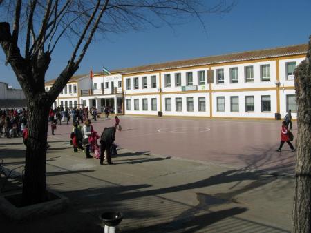 Image El alcalde exige a la Junta la construcción de un nuevo edificio para el colegio público Manuel Siurot