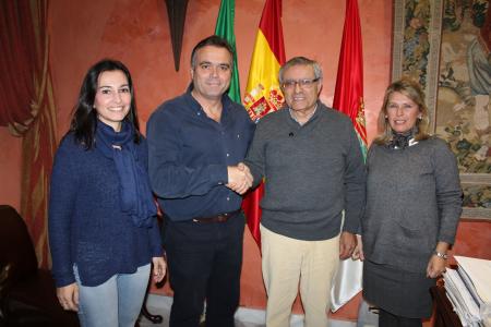 Image Firmado convenio de colaboración entre el Ayuntamiento y Cáritas Parroquial