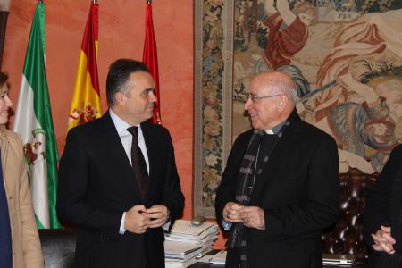 Image El obispo de Huelva visita el Ayuntamiento en su estancia pastoral a La Palma