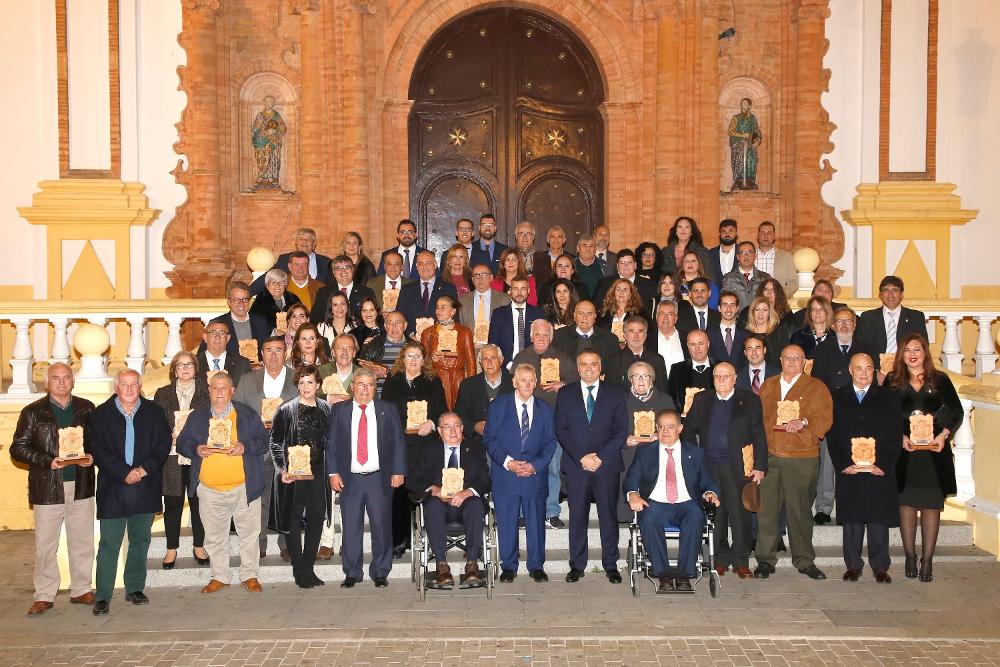 Imagen La Palma homenajea a los alcaldes y concejales de estos 40 años de Ayuntamiento democrático.