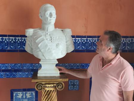 Image El Ayuntamiento adquiere un busto de Alfonso XIII, obra del escultor palmerino Antonio Pinto Soldán.