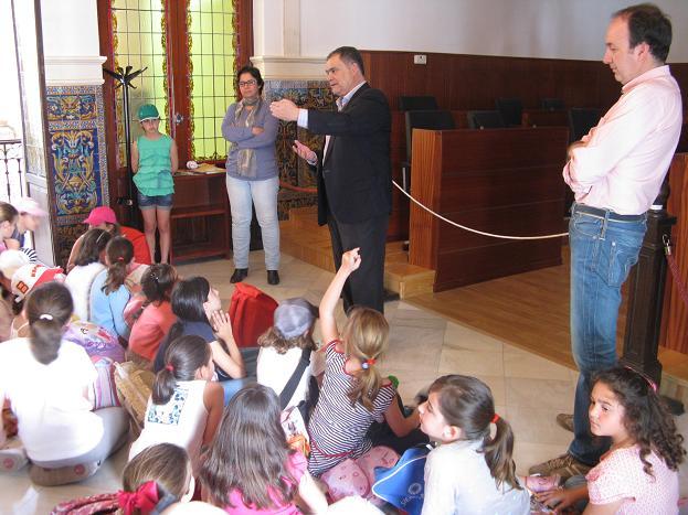 Imagen Alumnas de tercero y cuarto de Primaria del colegio Tierrallana de Aljaraque visitan el Ayuntamiento