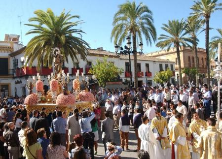 Image María Auxiliadora levanta pasiones durante la procesión extraordinaria con motivo de su cincuentenario