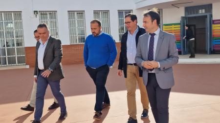 Imagen Educación invierte casi de 300.000 euros en  bioclimatización y renovables en el CEIP Condado de Huelva de La Palma del Condado