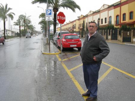 Image El Ayuntamiento habilita una parada de autobús junto al IES La Palma