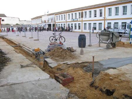 Image El Ayuntamiento acomete obras de urgencia en el colegio Manuel Siurot
