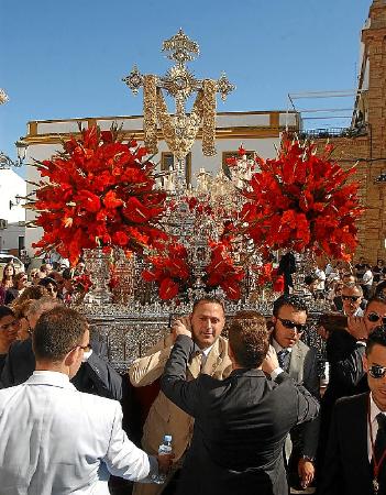 Image La Santa Cruz de la Calle Sevilla encuentra el respaldo del pueblo de La Palma