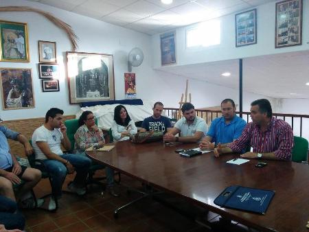 Imagen El alcalde visita la Hermandad de Padre Jesús Nazareno